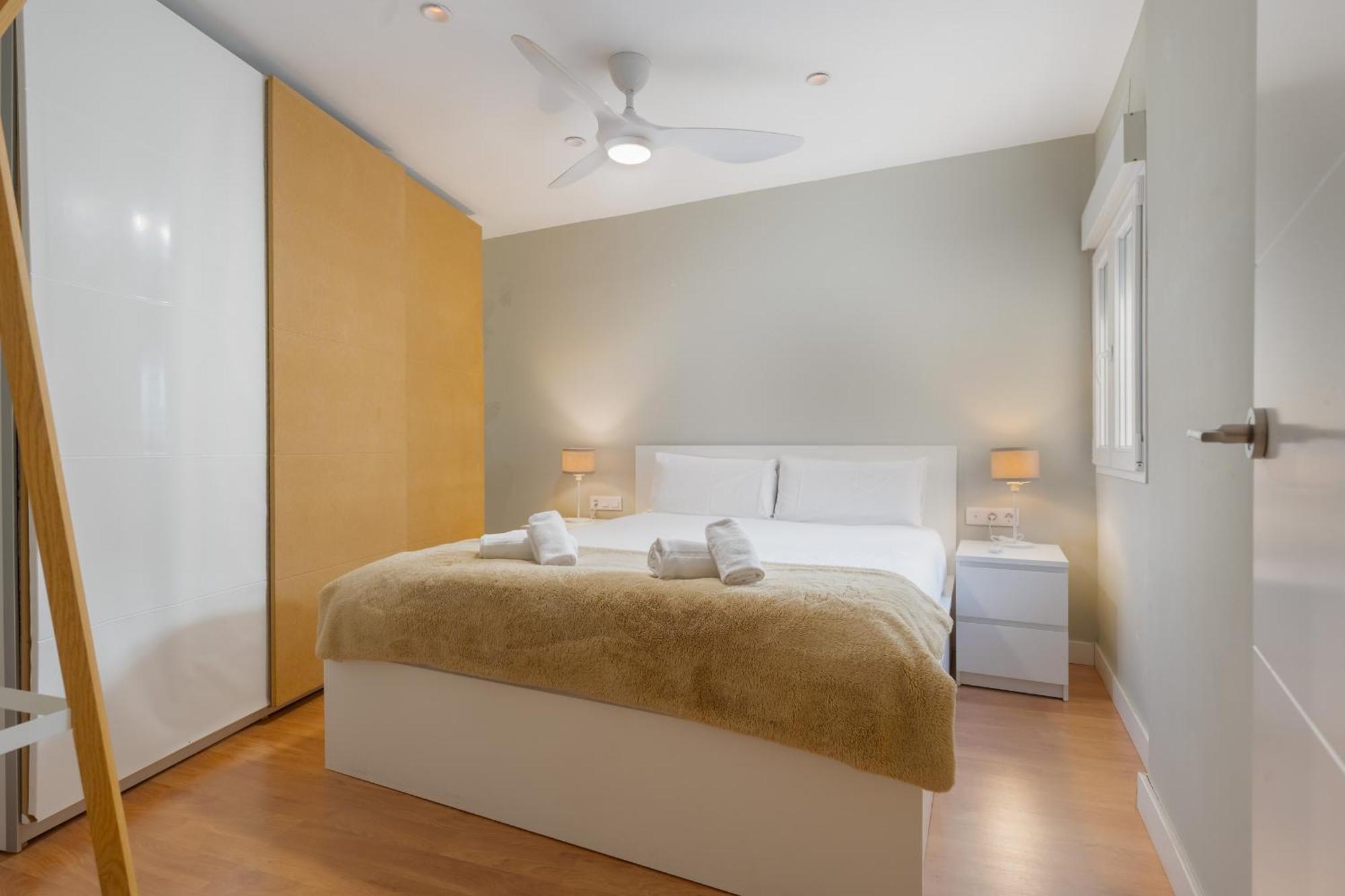 With Views -santa Isabel Square- 2bd1bth * Sevilla